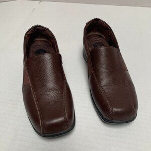 Cobbie Cuddlers Brown Loafer Womens Size 6.5 Wide